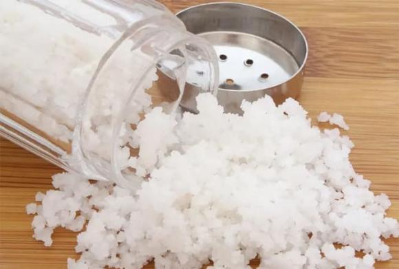 Đặt muối ở 3 vị tr&iacute; để k&iacute;ch hoạt t&agrave;i lộc v&agrave; ph&uacute; q&uacute;y cho gia đ&igrave;nh - Ảnh 3.