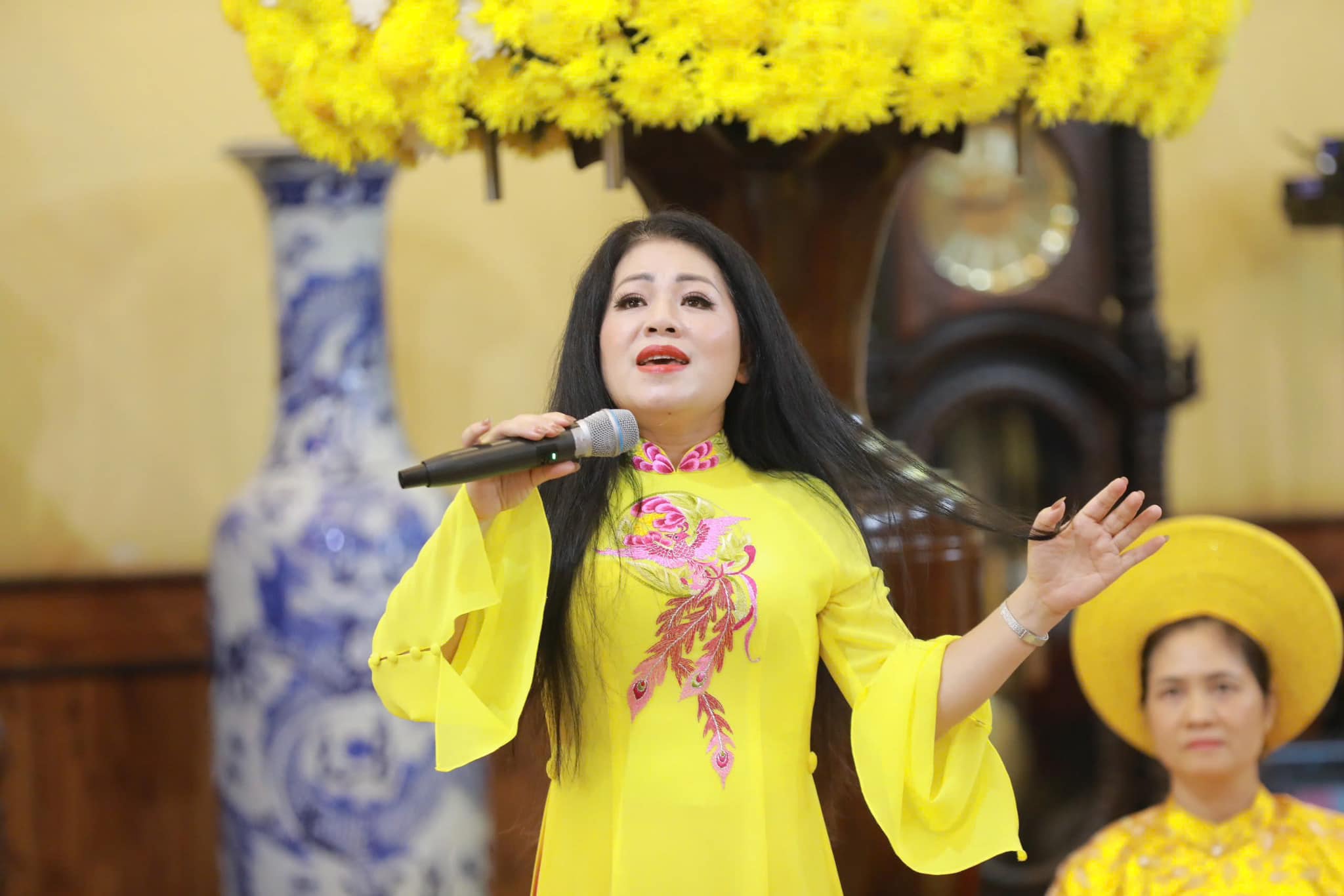 Nữ ca sĩ dòng nhạc đỏ quê Thanh Hóa có đời thực an yên, độc lập tài chính - Ảnh 5.