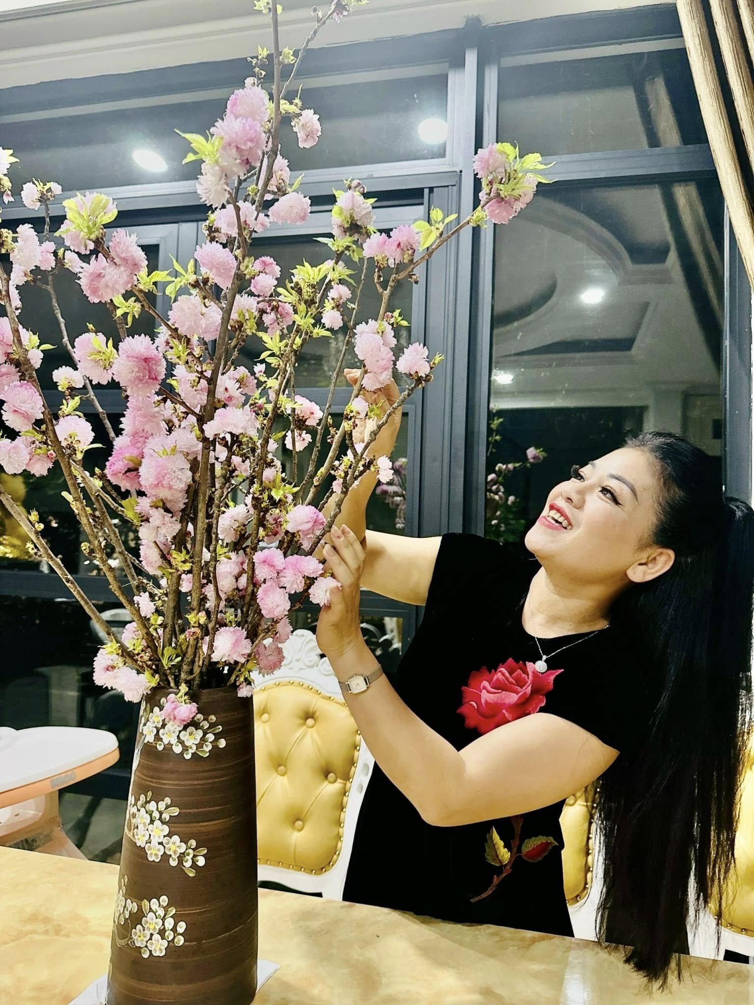 Nữ ca sĩ dòng nhạc đỏ quê Thanh Hóa có đời thực an yên, độc lập tài chính - Ảnh 8.