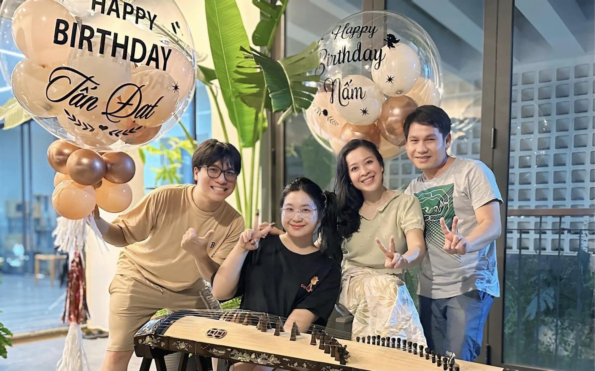 Cuộc sống an yên của Trọng Tấn: Ông hoàng nhạc đỏ bên gia đình - Ảnh 1. Cuộc sống an yên của Trọng Tấn: Ông hoàng nhạc đỏ bên gia đình - Ảnh 1.