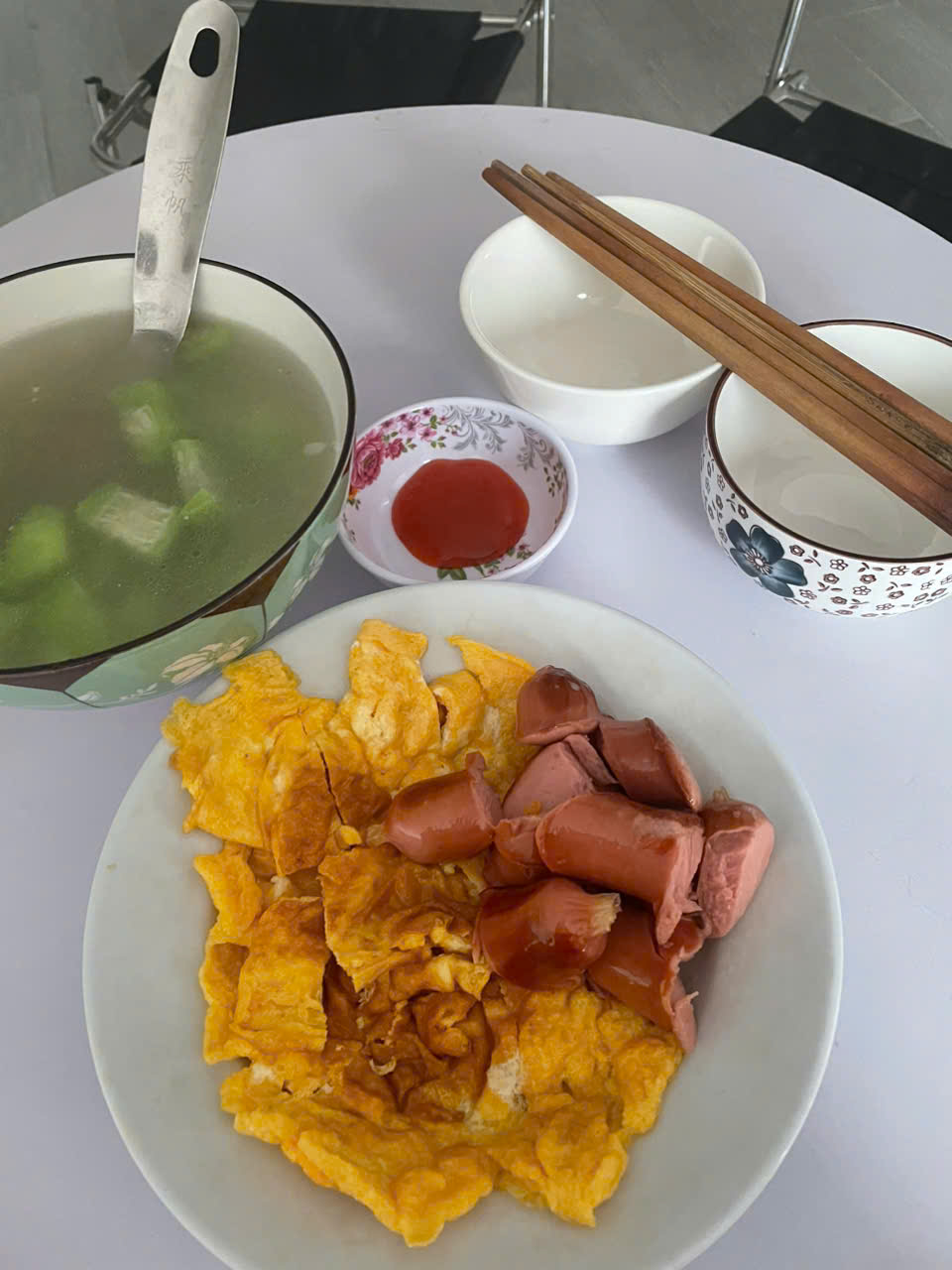 Thu nhập 10 triệu/tháng ở thành phố: Chi tiêu thế nào để không ‘cháy túi’? - Ảnh 2.