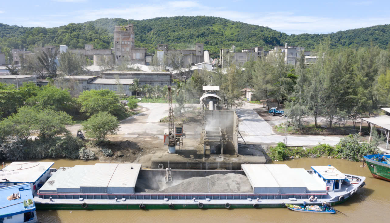 HUD Kiên Giang: Hơn 30 năm vững bước phát triển ngành vật liệu xây dựng và kinh tế địa phương- Ảnh 1.