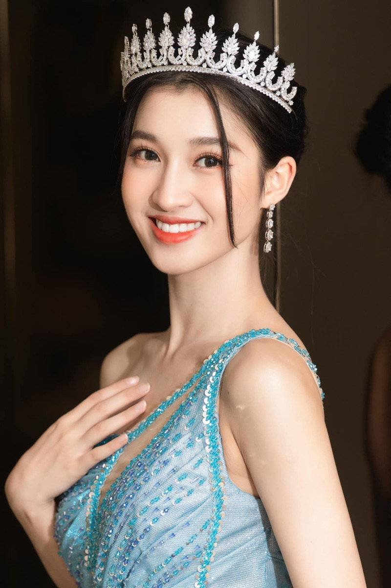 Á hậu quê Thanh Hóa từ bỏ hào quang showbiz, lấy chồng thiếu gia là ai? - Ảnh 2.
