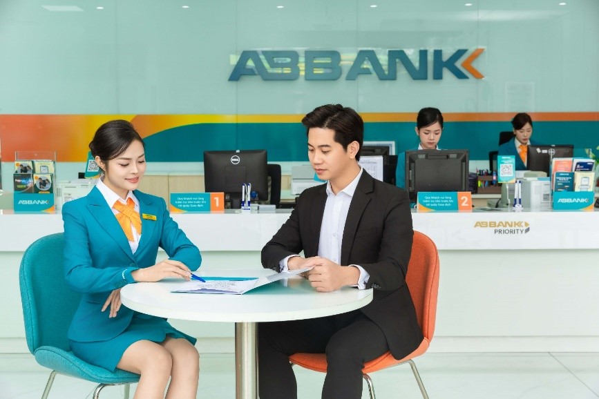 Đại hội đồng cổ đông ABBANK năm 2025: Kế hoạch lợi nhuận trước thuế 2025 đạt 1.800 tỷ đồng, tập trung thực thi chiến lược phát triển bền vững- Ảnh 3.