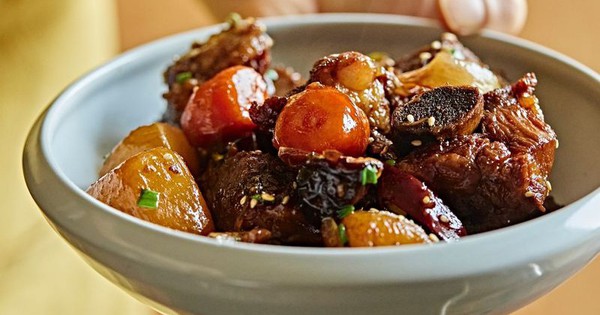 Quên các kiểu nấu truyền thống đi, sườn heo mà làm thế này đảm bảo ăn cực lôi cuốn!