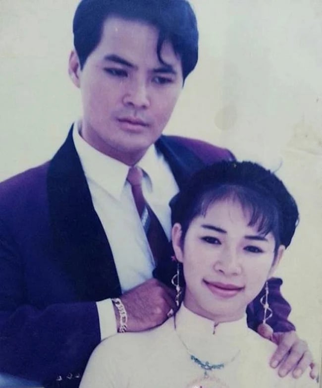 Đổi đời qua một đêm nhờ hát trong 'Mưa bụi', cuộc sống ca sĩ 'Nhẫn cỏ cho em' hiện tại ra sao?- Ảnh 5.