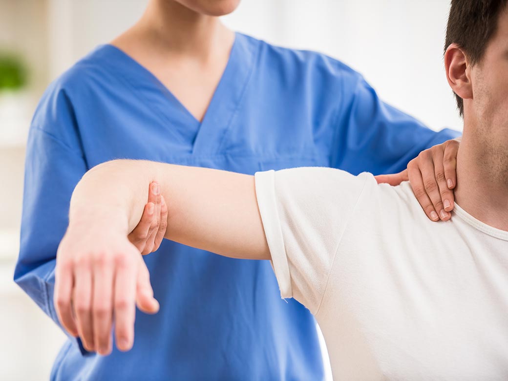 Phục hồi chức năng sau đột quỵ: Tiến hành sớm giúp bệnh nhân giảm di chứng nặng nề - Ảnh 5.