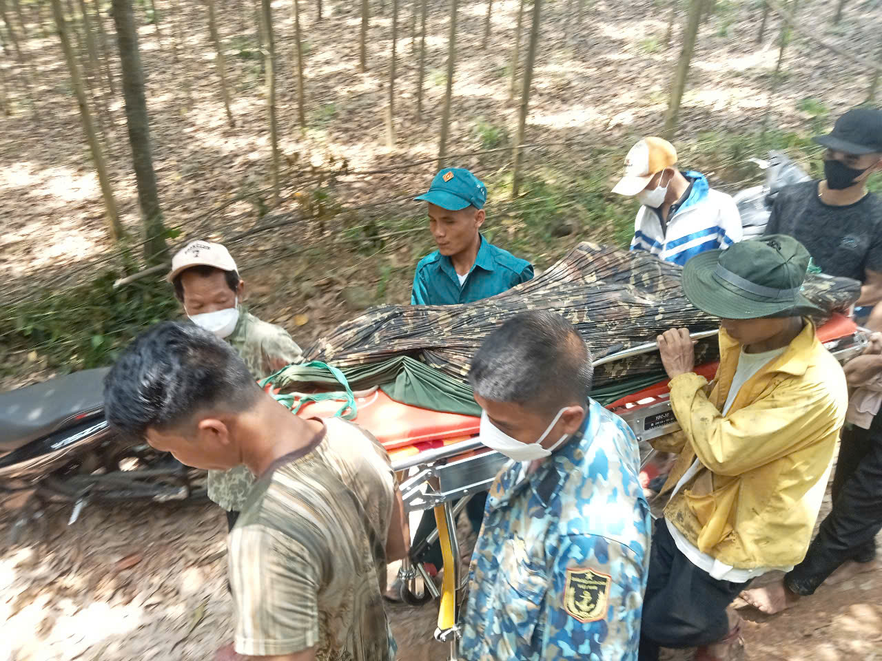 Người đàn ông tử vong bất thường trong chuyến săn ếch - Ảnh 1.