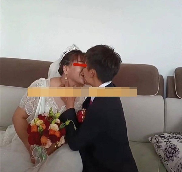 Nàng dâu U50 khiến bố mẹ chồng 'quay xe': Từng ly hôn, nuôi con riêng, thân phận thật mới là điều khiến tất cả im lặng - Ảnh 2. Nàng dâu U50 khiến bố mẹ chồng 'quay xe': Từng ly hôn, nuôi con riêng, thân phận thật mới là điều khiến tất cả im lặng - Ảnh 2.
