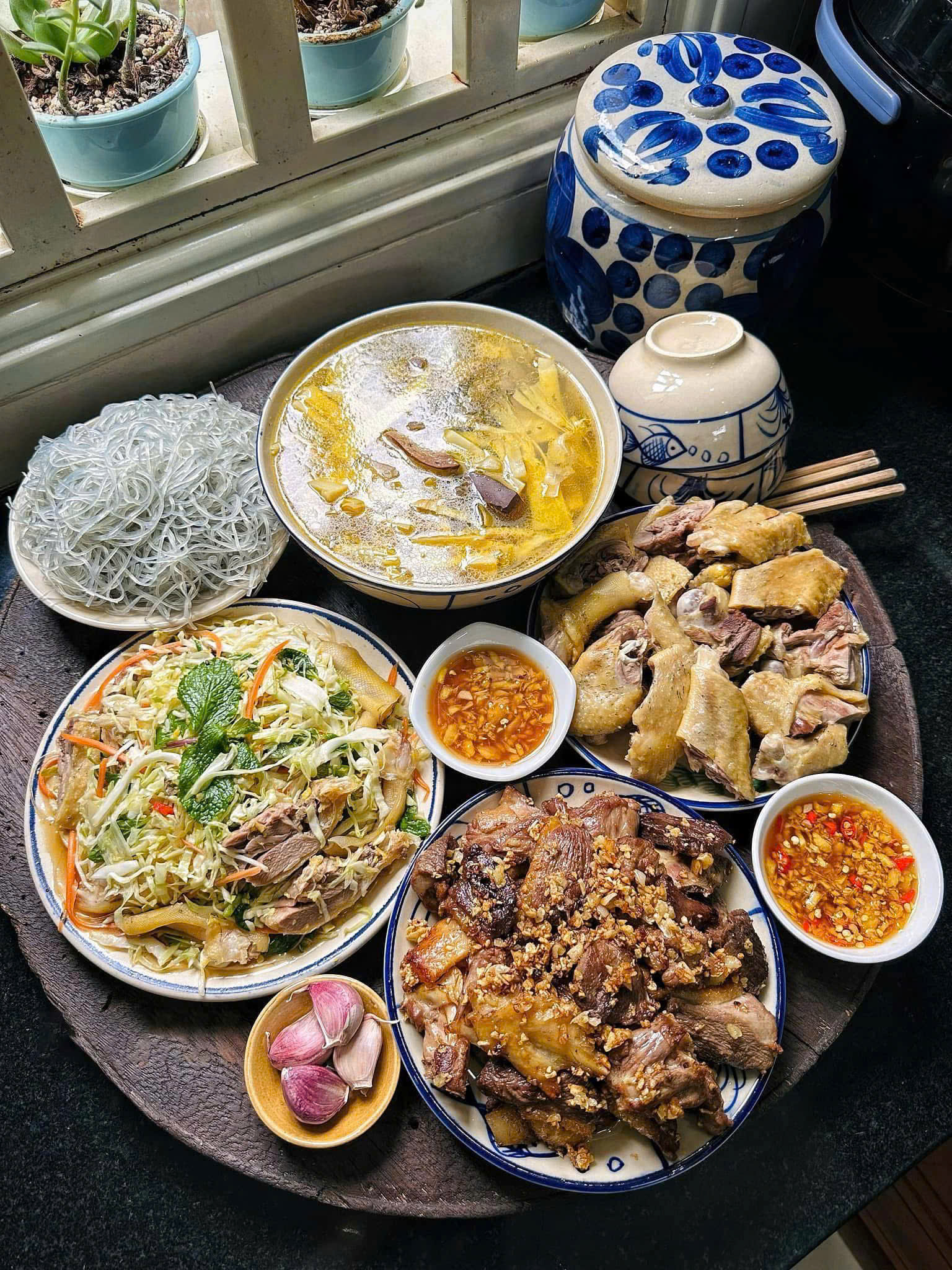 13 mâm cơm gia đình đơn giản mà ngon 'hết nước chấm', ai nhìn cũng muốn về nhà ăn cơm mẹ nấu- Ảnh 10.