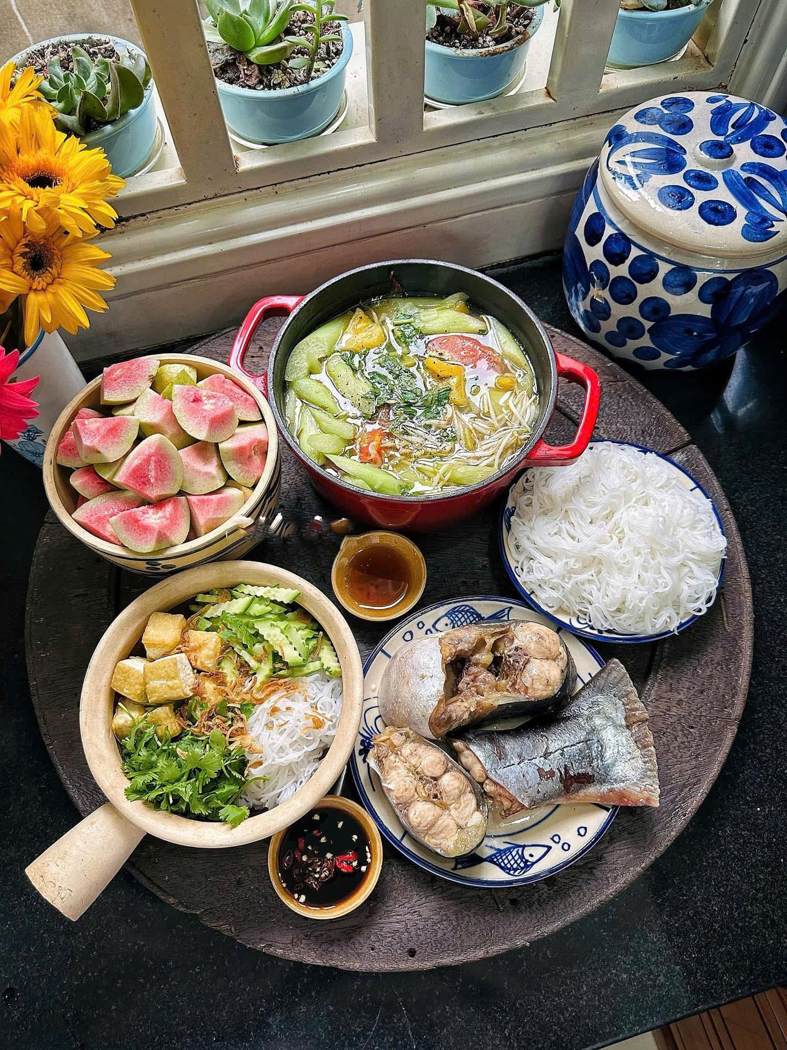 13 mâm cơm gia đình đơn giản mà ngon 'hết nước chấm', ai nhìn cũng muốn về nhà ăn cơm mẹ nấu- Ảnh 5.