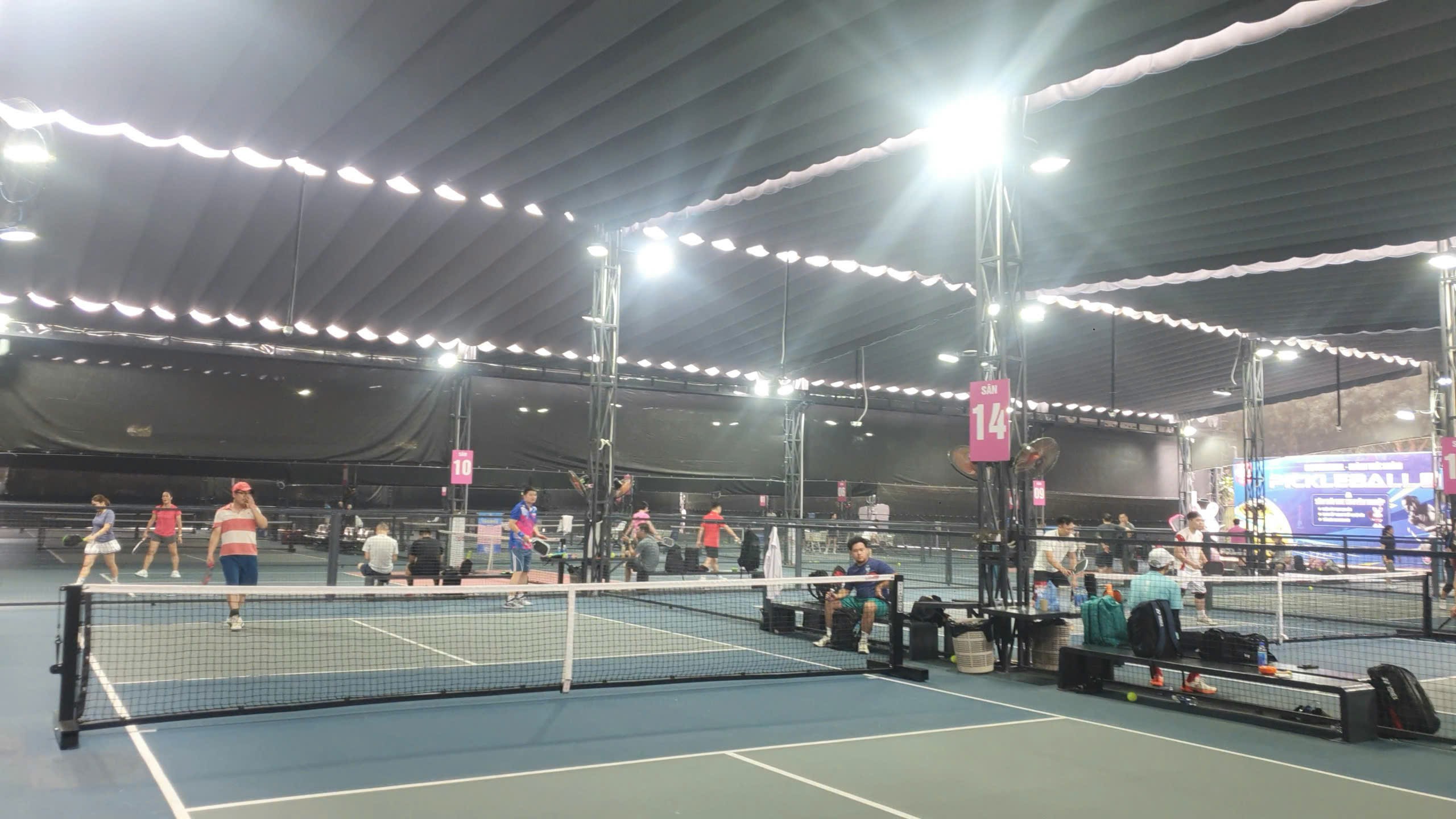 Hà Nội: Loạt sân pickleball 'mọc' trên đất hợp tác xã Láng Thượng tiềm ẩn nguy cơ cháy nổ- Ảnh 9.