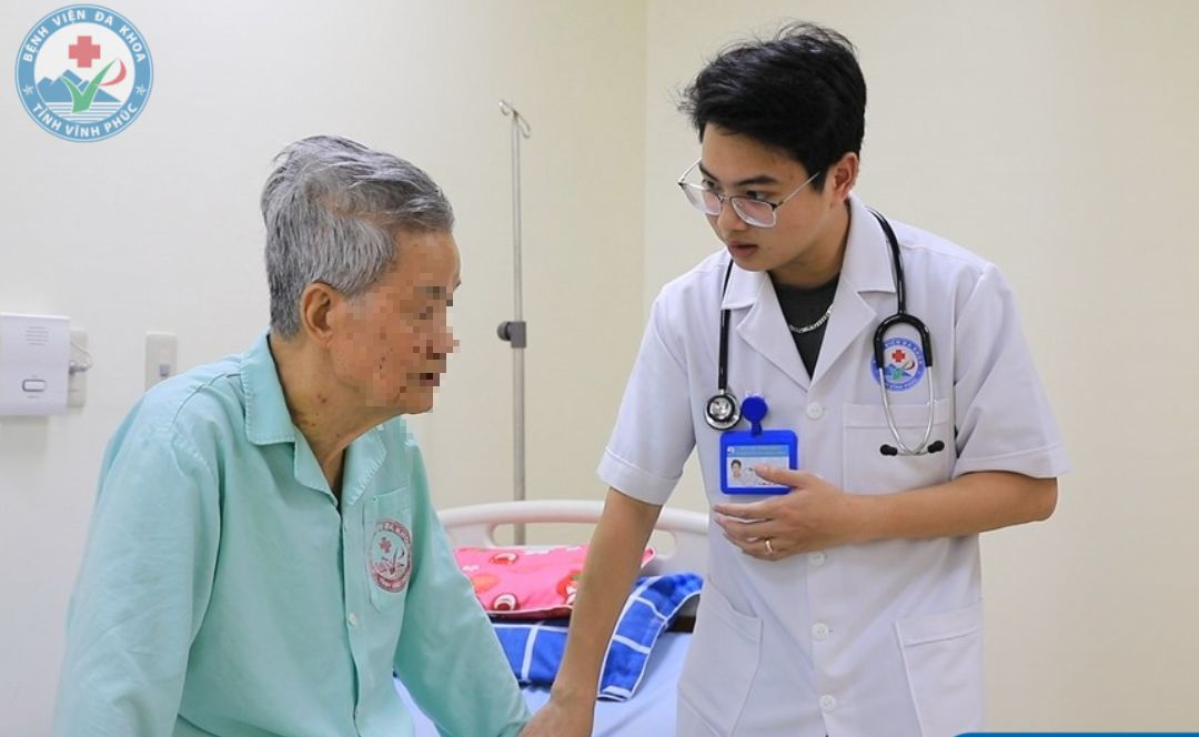 Người đàn ông ở Vĩnh Phúc 2 lần ngừng tim do nhồi máu cơ tim cấp từ dấu hiệu nhiều người Việt bỏ qua- Ảnh 2.
