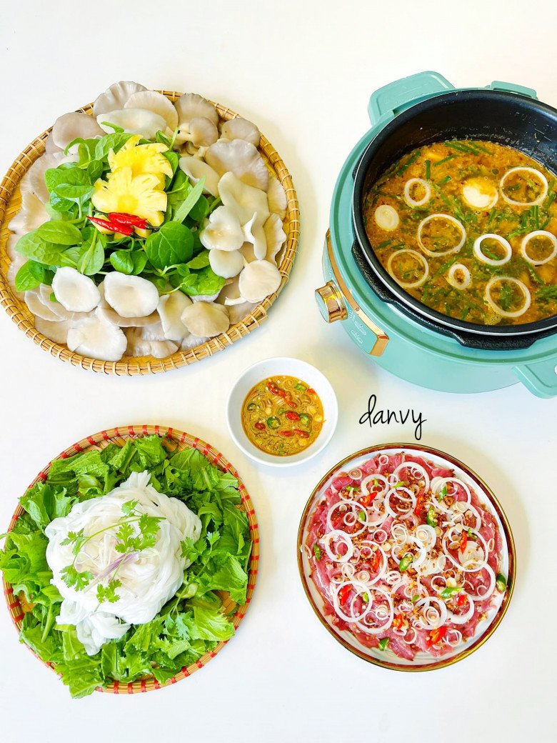 Chi tiết cách làm 8 món lẩu ngon miệng, giúp gia đình quây quần dịp nghỉ lễ- Ảnh 4. Chi tiết cách làm 8 món lẩu ngon miệng, giúp gia đình quây quần dịp nghỉ lễ- Ảnh 4.