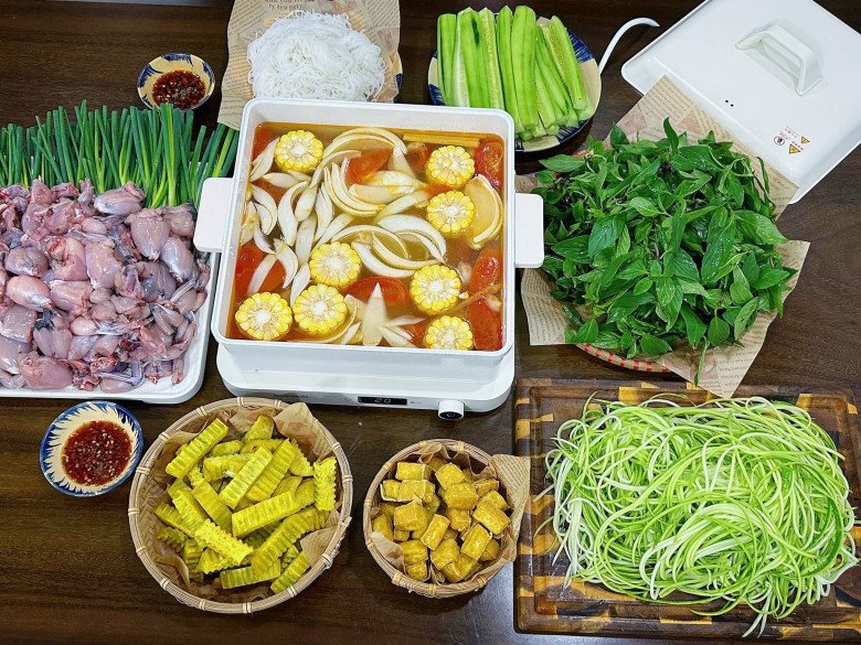Chi tiết cách làm 8 món lẩu ngon miệng, giúp gia đình quây quần dịp nghỉ lễ- Ảnh 1. Chi tiết cách làm 8 món lẩu ngon miệng, giúp gia đình quây quần dịp nghỉ lễ- Ảnh 1.