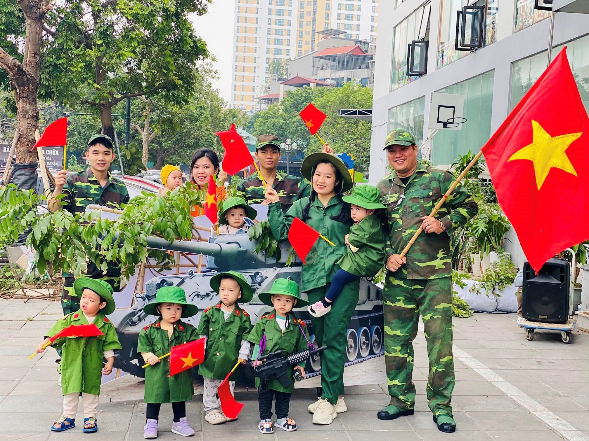 Trường Mầm non VSK Thăng Long ươm mầm tình yêu nước từ những trải nghiệm đầu đời- Ảnh 1. Trường Mầm non VSK Thăng Long ươm mầm tình yêu nước từ những trải nghiệm đầu đời- Ảnh 1.