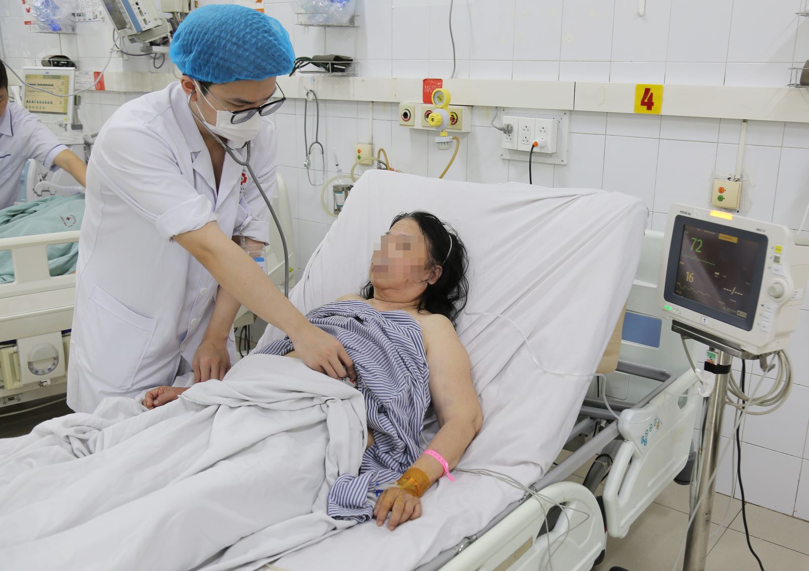 Người phụ nữ ở Quảng Ninh bị đột quỵ tái phát, thừa nhận tự ý làm 1 việc sai lầm mà nhiều người Việt mắc phải - Ảnh 2.