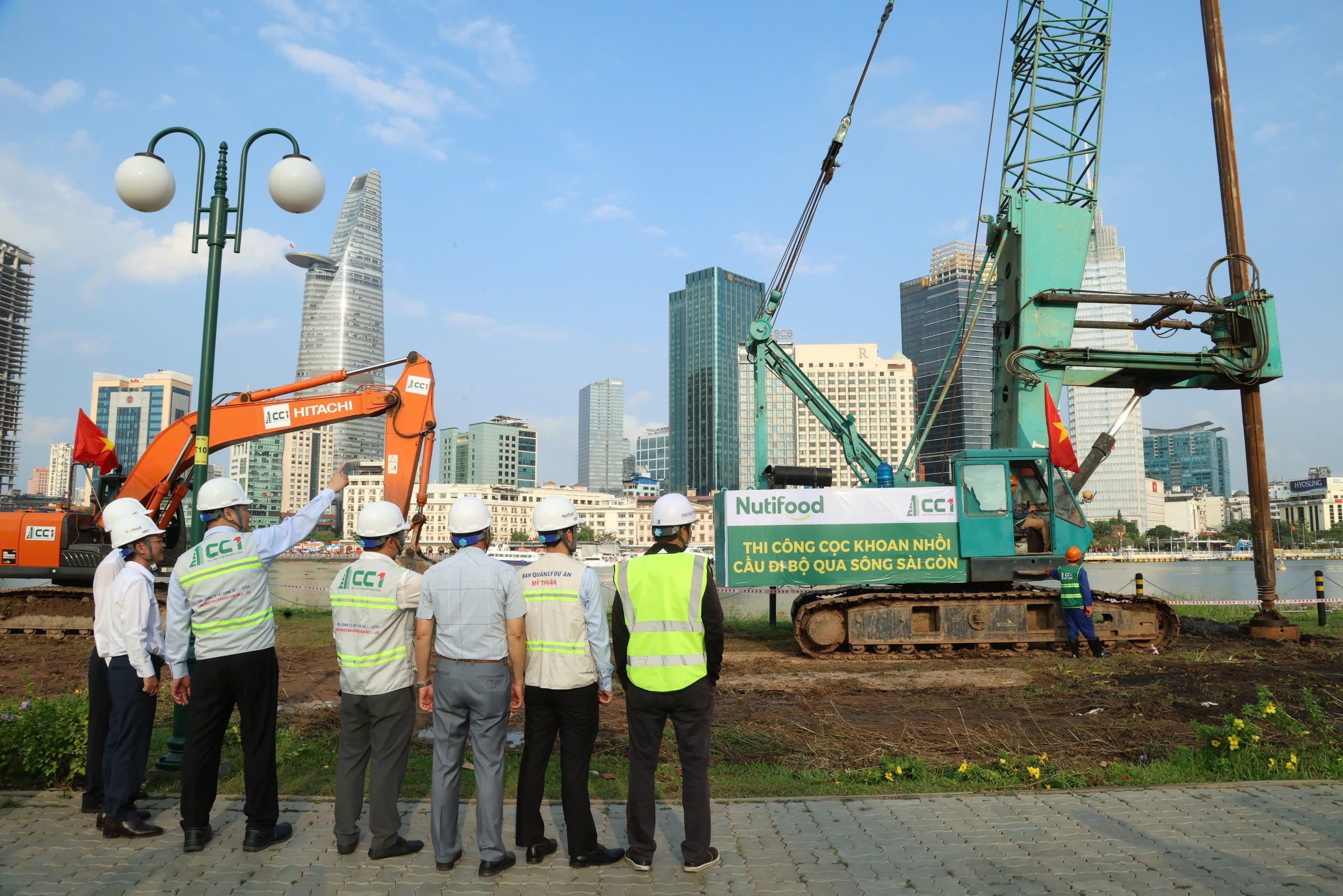 Dự án cầu đi bộ qua sông Sài Gòn chính thức thực hiện mũi khoan cọc đầu tiên- Ảnh 4. Dự án cầu đi bộ qua sông Sài Gòn chính thức thực hiện mũi khoan cọc đầu tiên- Ảnh 4.