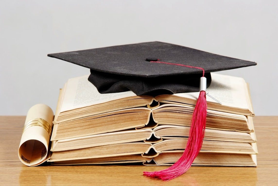 51% Gen Z thấy tấm bằng mất giá vì AI: Học đại học có đang trở nên lỗi thời? - Ảnh 3. 51% Gen Z thấy tấm bằng mất giá vì AI: Học đại học có đang trở nên lỗi thời? - Ảnh 3.