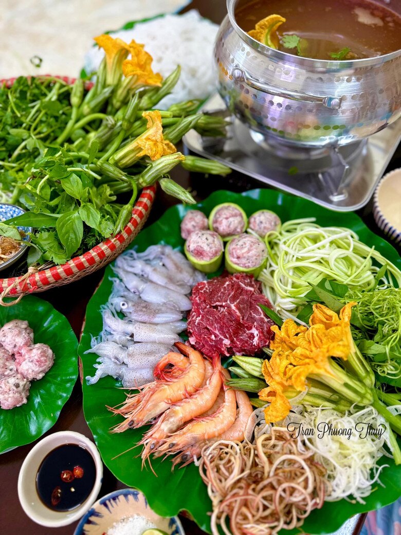 Chi tiết cách làm 8 món lẩu ngon miệng, giúp gia đình quây quần dịp nghỉ lễ- Ảnh 7. Chi tiết cách làm 8 món lẩu ngon miệng, giúp gia đình quây quần dịp nghỉ lễ- Ảnh 7.