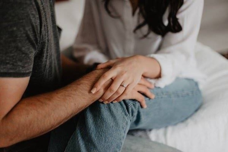 Bị chồng bắt quả tang ngoại tình trong nhà nghỉ với đồng nghiệp 5 tiếng, vợ tuyên bố một câu gây choáng - Ảnh 2.