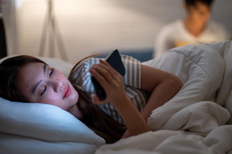 6 thói quen trước khi đi ngủ làm hại thận nhiều người Việt mắc phải mà không biết - Ảnh 2.