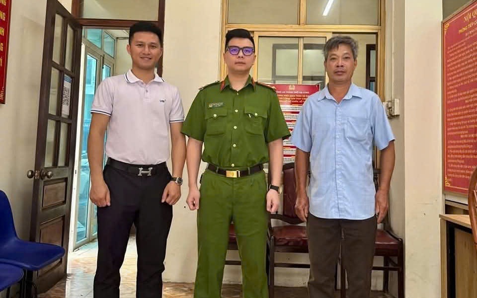 Nhận được 50 triệu chuyển khoản nhầm, nam thanh niên vội trình báo công an