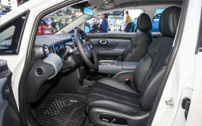 Xe ô tô hatchback hạng B giá 184 triệu đồng rẻ hơn Kia Morning, Hyundai Grand i10, chỉ ngang Honda SH có gì đặc biệt khi ra mắt ở Ấn Độ?- Ảnh 1. Xe ô tô hatchback giá 369 triệu đồng đẹp như Suzuki Swift, rẻ như Hyundai Grand i10, Kia Morning có gì đặc biệt khi ra mắt ở Thái Lan?