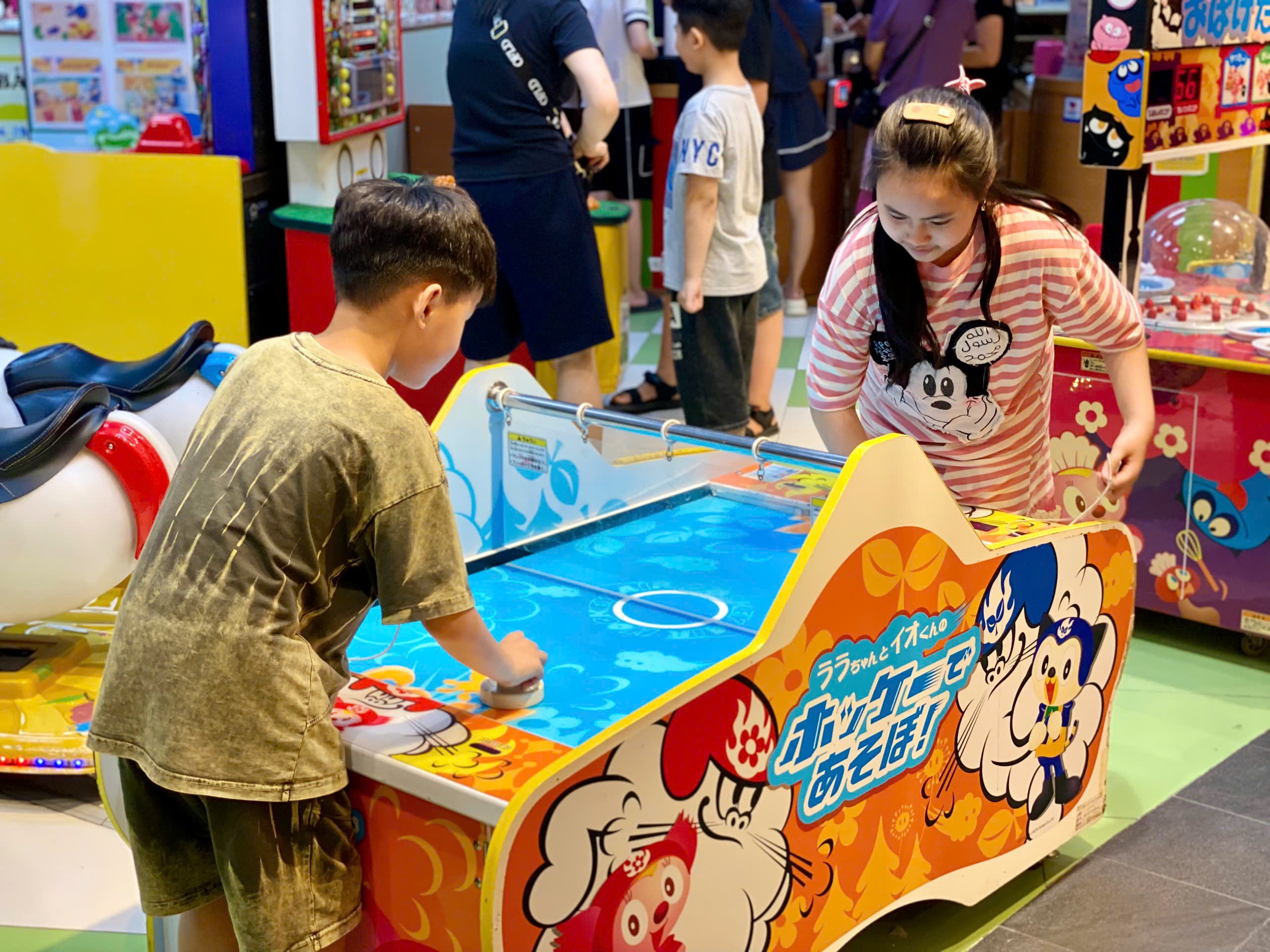 Trung tâm thương mại, khu vui chơi giải trí chật kín người dịp nghỉ lễ 30/4 – 1/5- Ảnh 23.