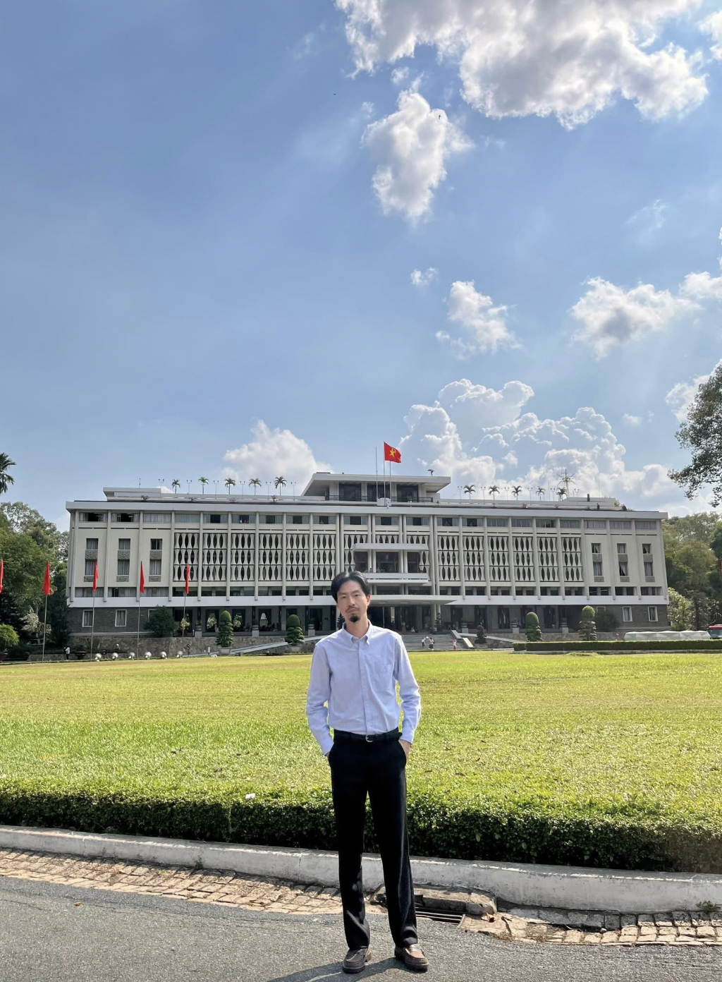 Đại lễ 30/4: Nam rapper nổi tiếng chia sẻ chạm đến trái tim nhiều người- Ảnh 2. Đại lễ 30/4: Nam rapper nổi tiếng chia sẻ chạm đến trái tim nhiều người- Ảnh 2.