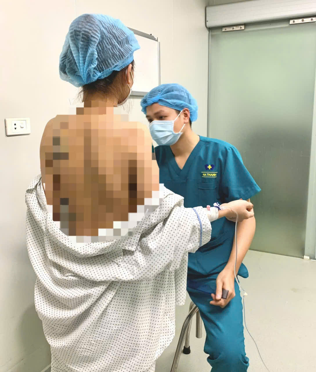 Thai phụ bị vỡ túi nâng ngực, chuyên gia chỉ rõ những nguyên nhân khiến túi ngực có thể vỡ- Ảnh 2.