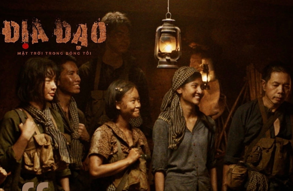 ‘Địa đạo’ đạt kỷ lục 150 tỷ, vẫn bị ‘Tìm xác: Ma không đầu’ soán ngôi- Ảnh 2.