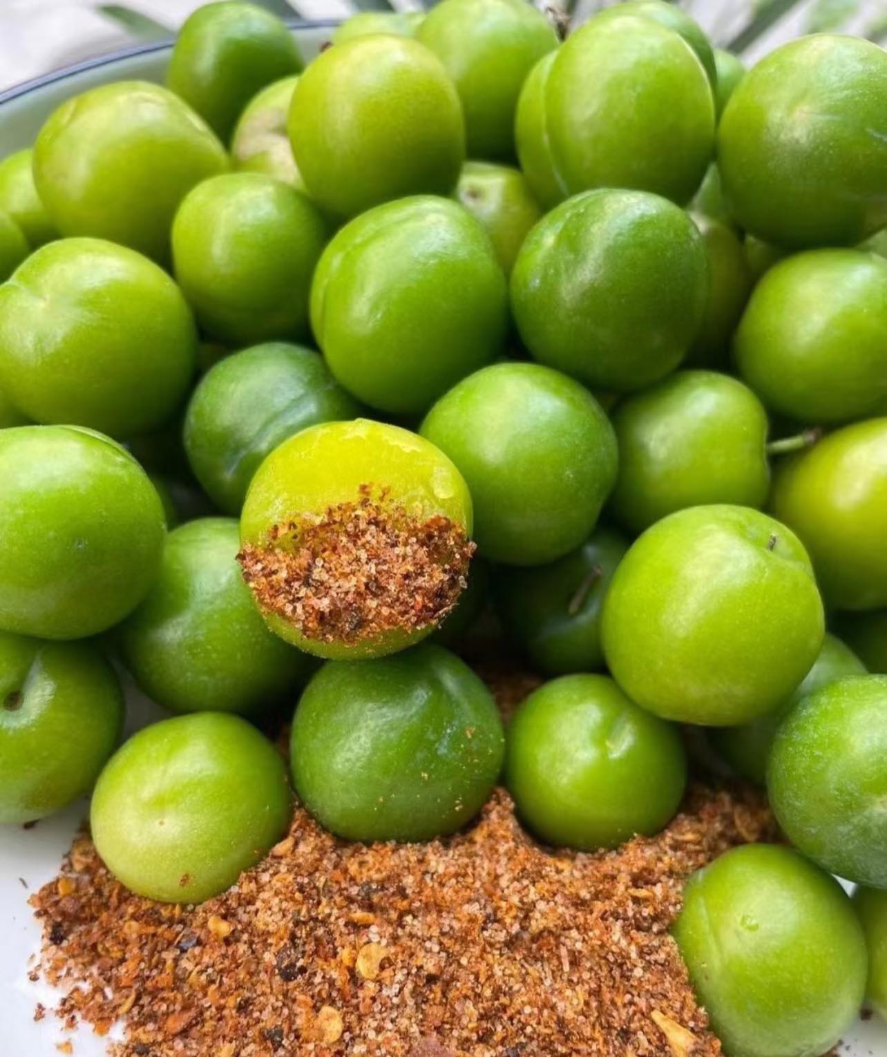Loại quả đầu mùa vừa chua, vừa chát được nhiều chị em ‘săn đón’, tiểu thương nhập hàng bán cả tạ mỗi ngày- Ảnh 8.