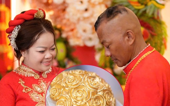 C&ocirc; d&acirc;u B&igrave;nh Dương lấy chồng hơn 21 tuổi, hoa cưới được đ&uacute;c từ 11 c&acirc;y v&agrave;ng