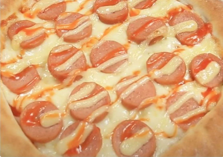 Bí quyết làm pizza xúc xích phô mai ngon như nhà hàng - Ảnh 5.