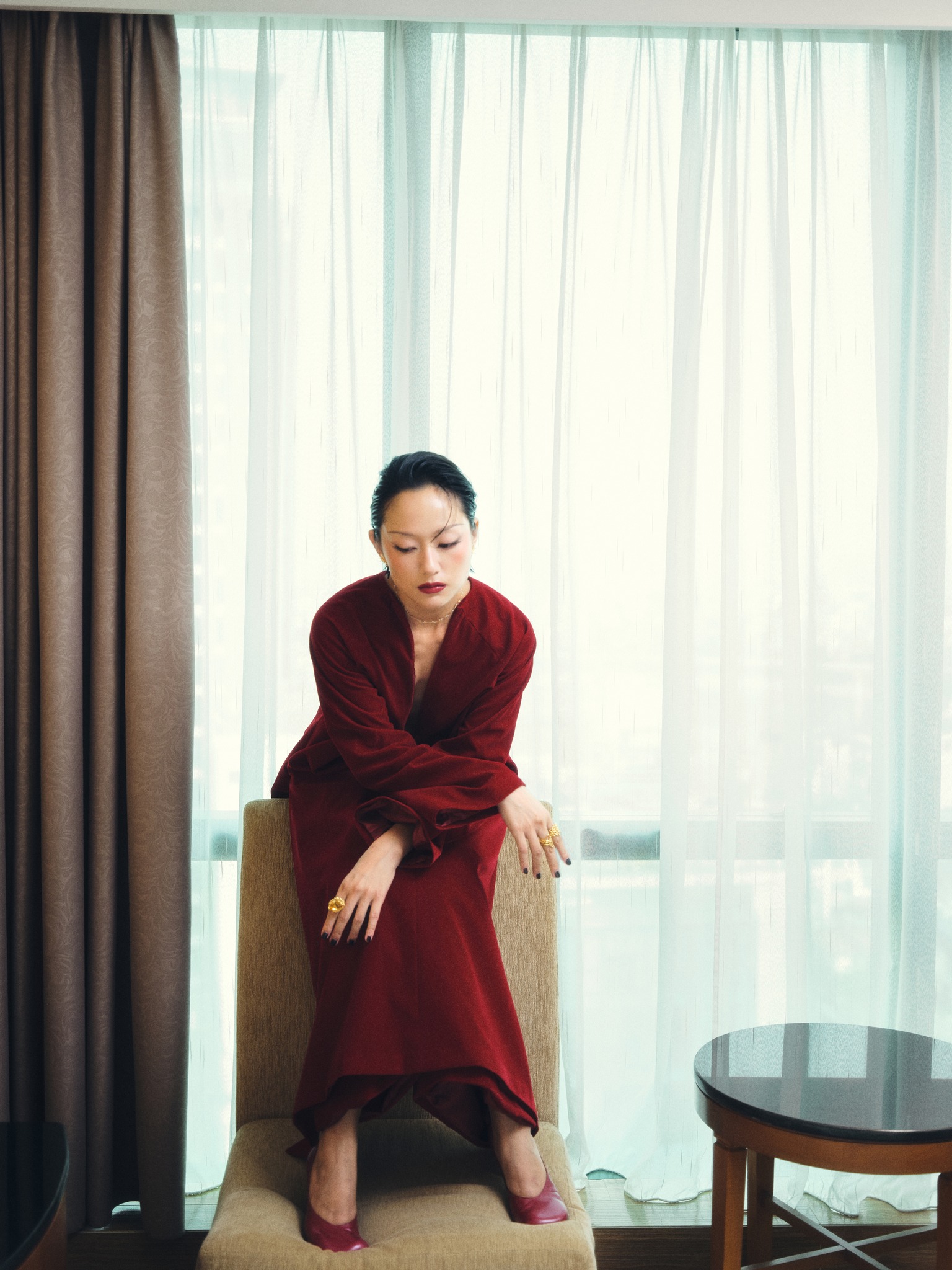 Ngỡ ngàng trước phong cách thời trang Hồ Thu Anh diễn viên phim 'Địa đạo'- Ảnh 3.