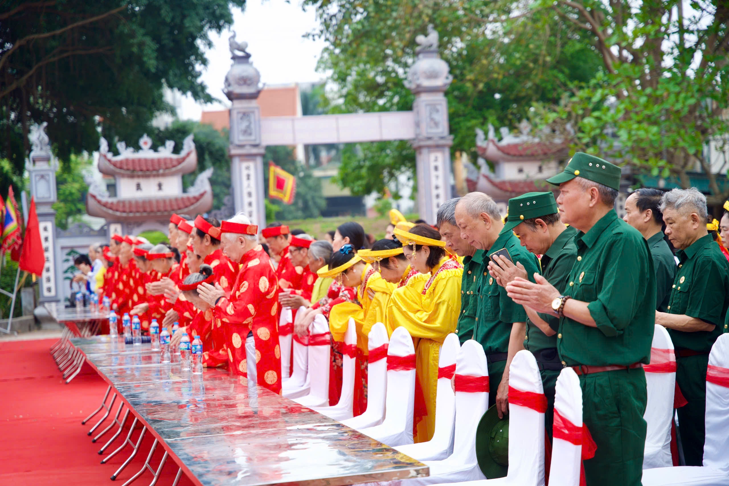 Lễ rước bằng di tích lịch sử đình Gia thượng và đền Rừng- Ảnh 3.