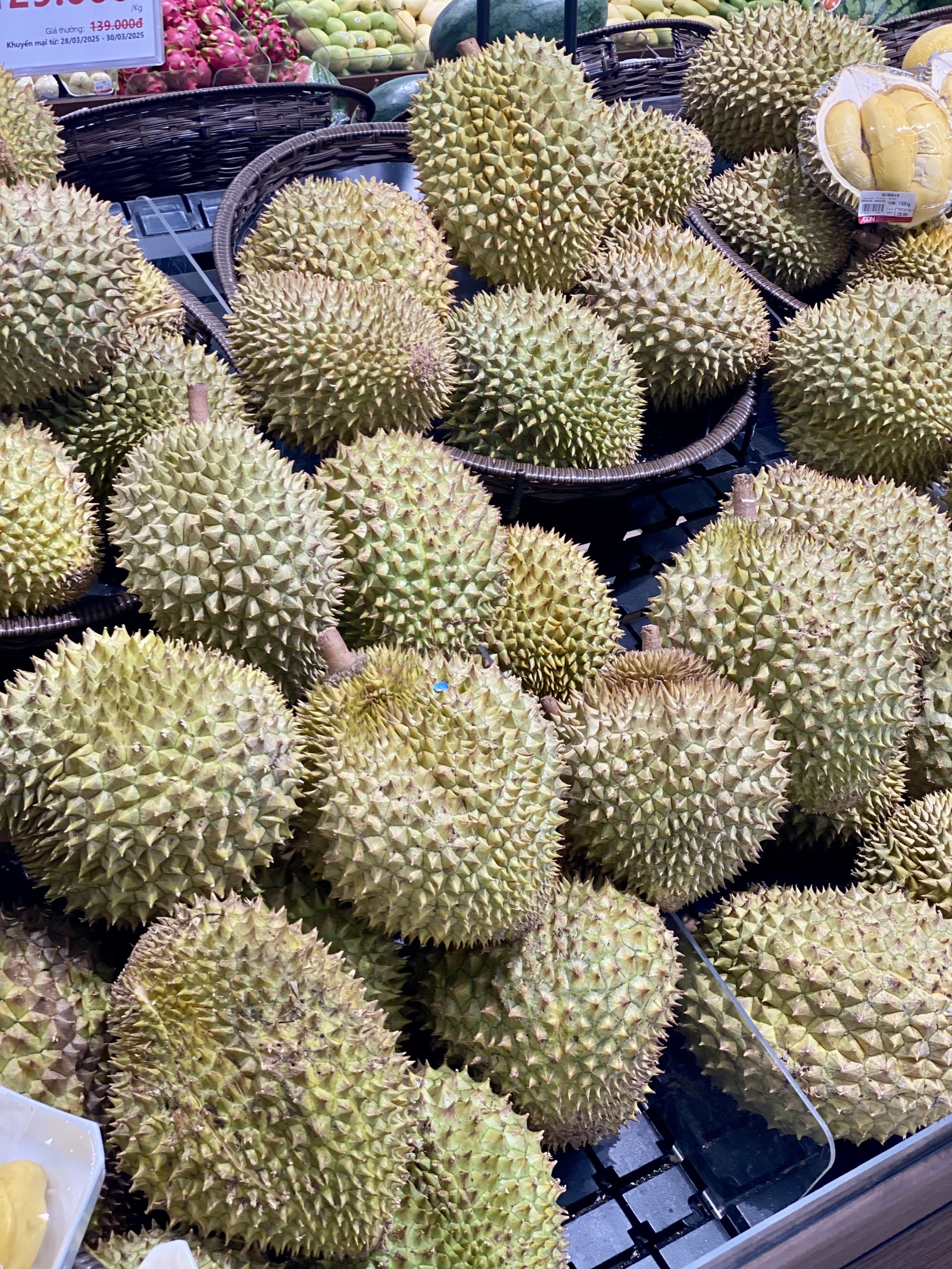 Thực hư sầu riêng bán đầy vỉa hè treo giá 60.000 đồng- Ảnh 5.