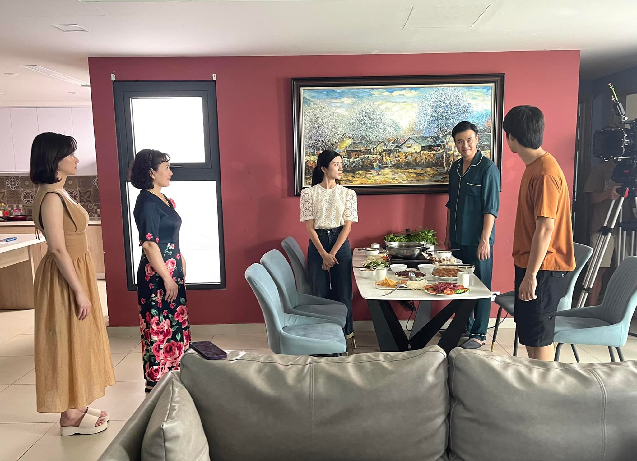 Nữ NSND nức tiếng miền Bắc từng đóng vai quyền lực trong phim 'Ông cố vấn' giờ ra sao?- Ảnh 5.