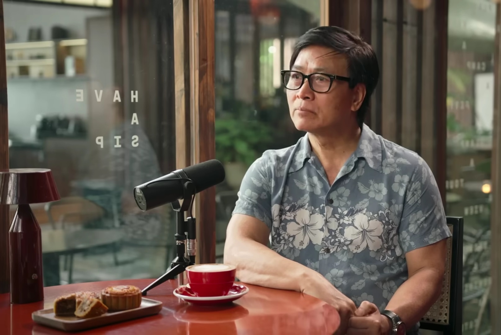 Nam diễn viên '12A và 4H': Chuyện đời đẫm nước mắt, tuổi U70 vẫn đồng hành bên con trai mắc bệnh hiếm gặp- Ảnh 2.