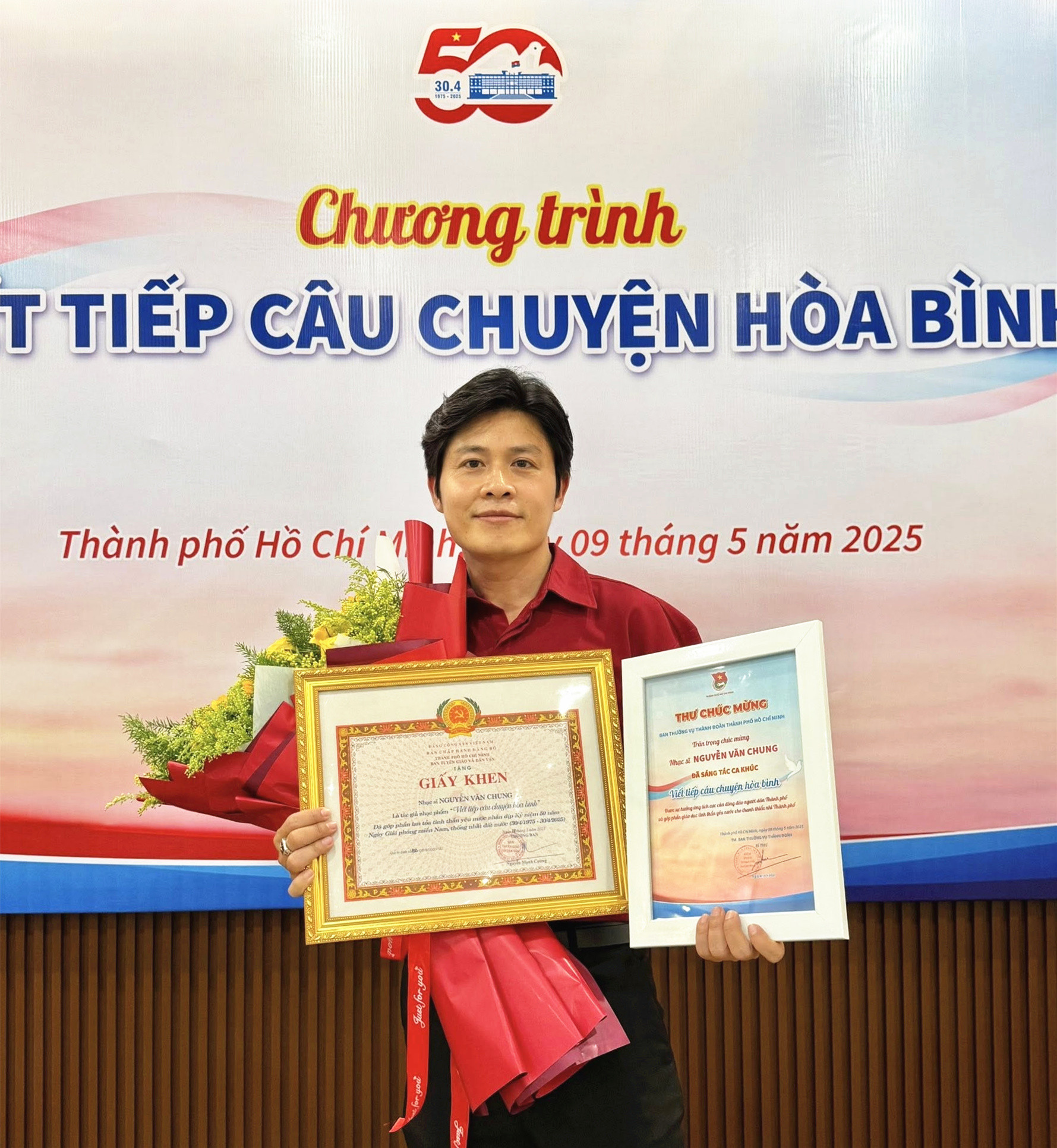 Tin vui cho nhạc sĩ Nguyễn Văn Chung 'Viết tiếp câu chuyện hòa bình' - Ảnh 1. Tin vui cho nhạc sĩ Nguyễn Văn Chung 'Viết tiếp câu chuyện hòa bình' - Ảnh 1.