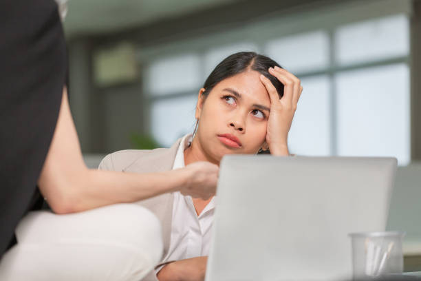 Đi ăn trưa, cô gái phát hiện chuyện không ngờ về nữ đồng nghiệp hay nói đạo lý - Ảnh 1. Đi ăn trưa, cô gái phát hiện chuyện không ngờ về nữ đồng nghiệp hay nói đạo lý - Ảnh 1.