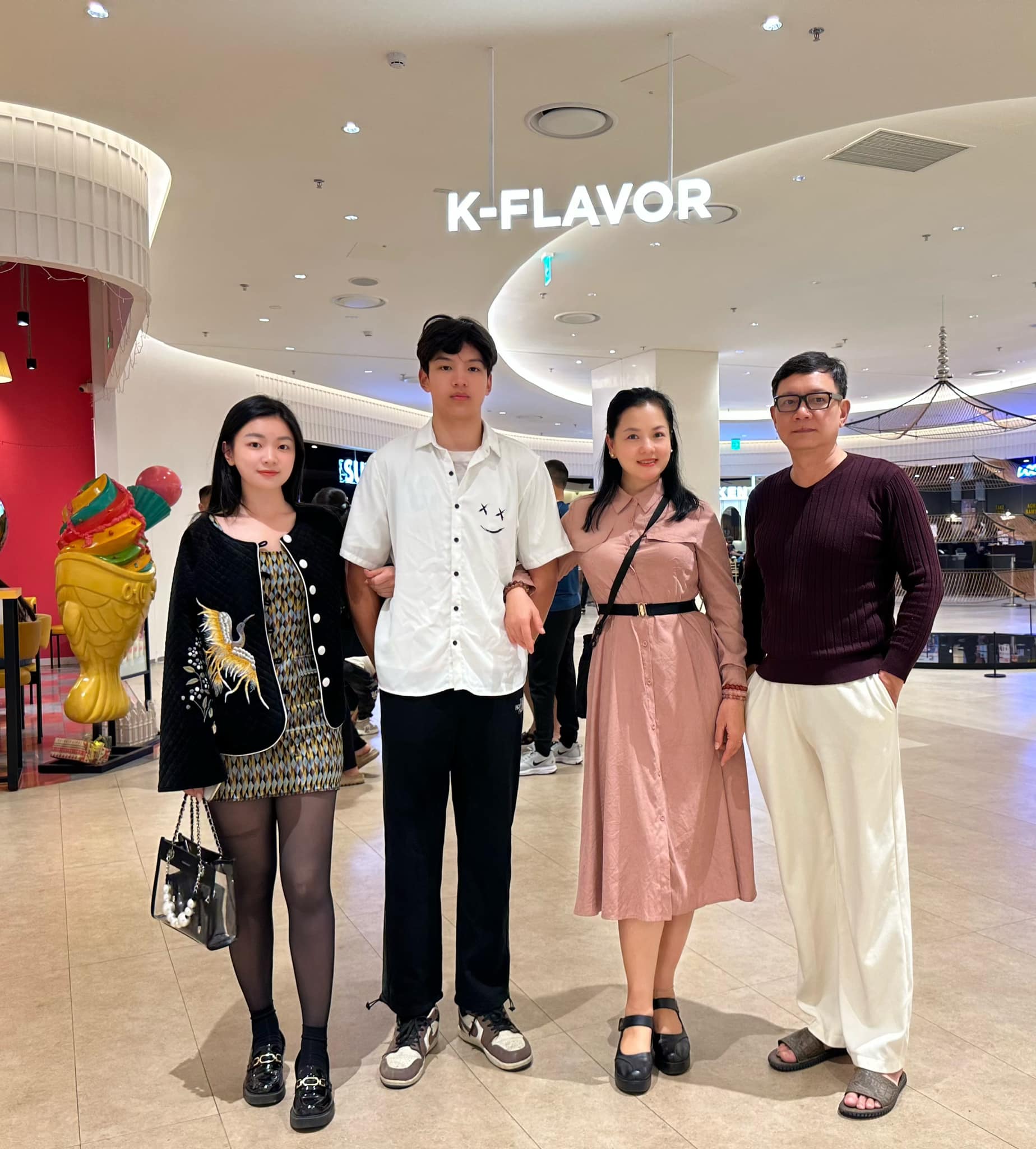 Nam NSƯT quê Hải Phòng mang quân hàm Đại tá có hôn nhân đời thực bên vợ là NSND tài sắc - Ảnh 9.