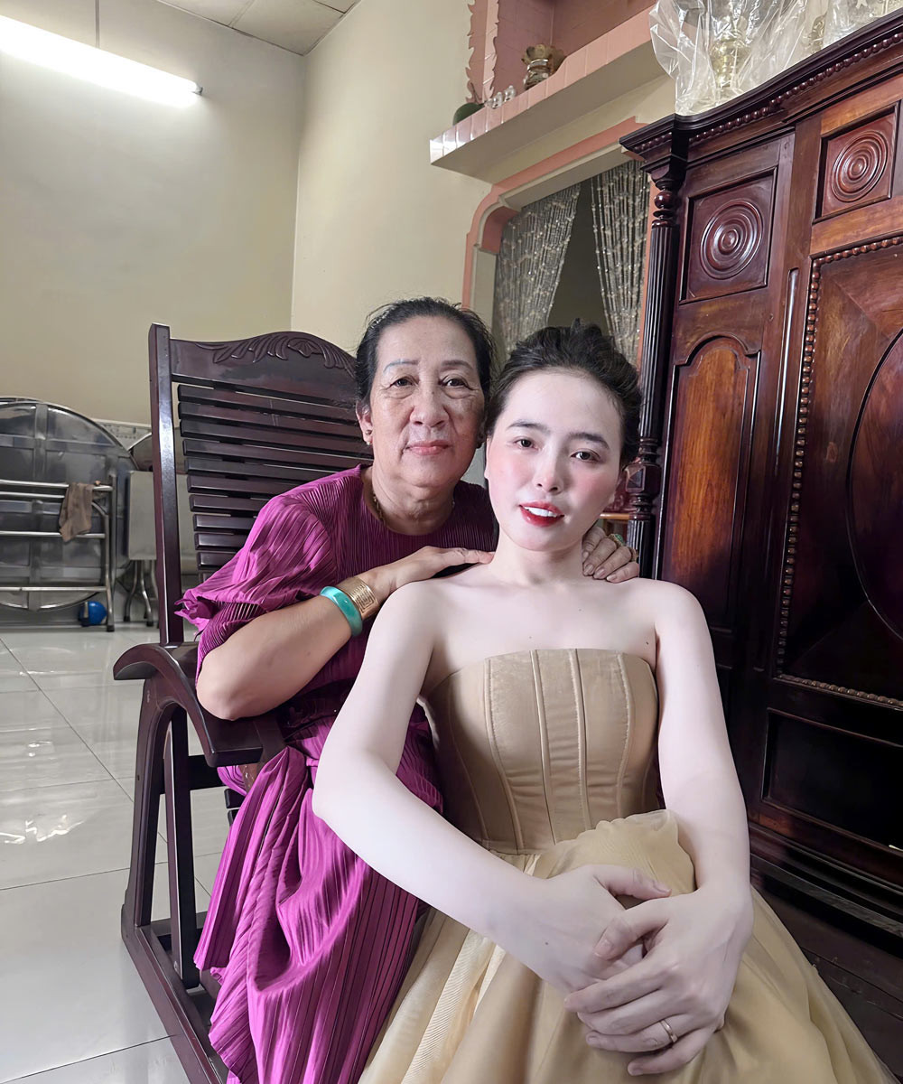 Gả chồng cho con dâu cũ, người mẹ ở TPHCM khóc nức nở tại đám cưới - Ảnh 3. Gả chồng cho con dâu cũ, người mẹ ở TPHCM khóc nức nở tại đám cưới - Ảnh 3.
