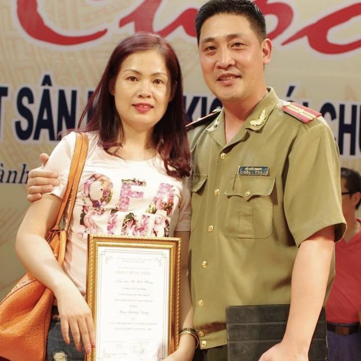Nam diễn viên chuyên vai đểu, ngoài đời là Trung tá công an và ông bố 4 con mẫu mực - Ảnh 6. Nam diễn viên chuyên vai đểu, ngoài đời là Trung tá công an và ông bố 4 con mẫu mực - Ảnh 6.