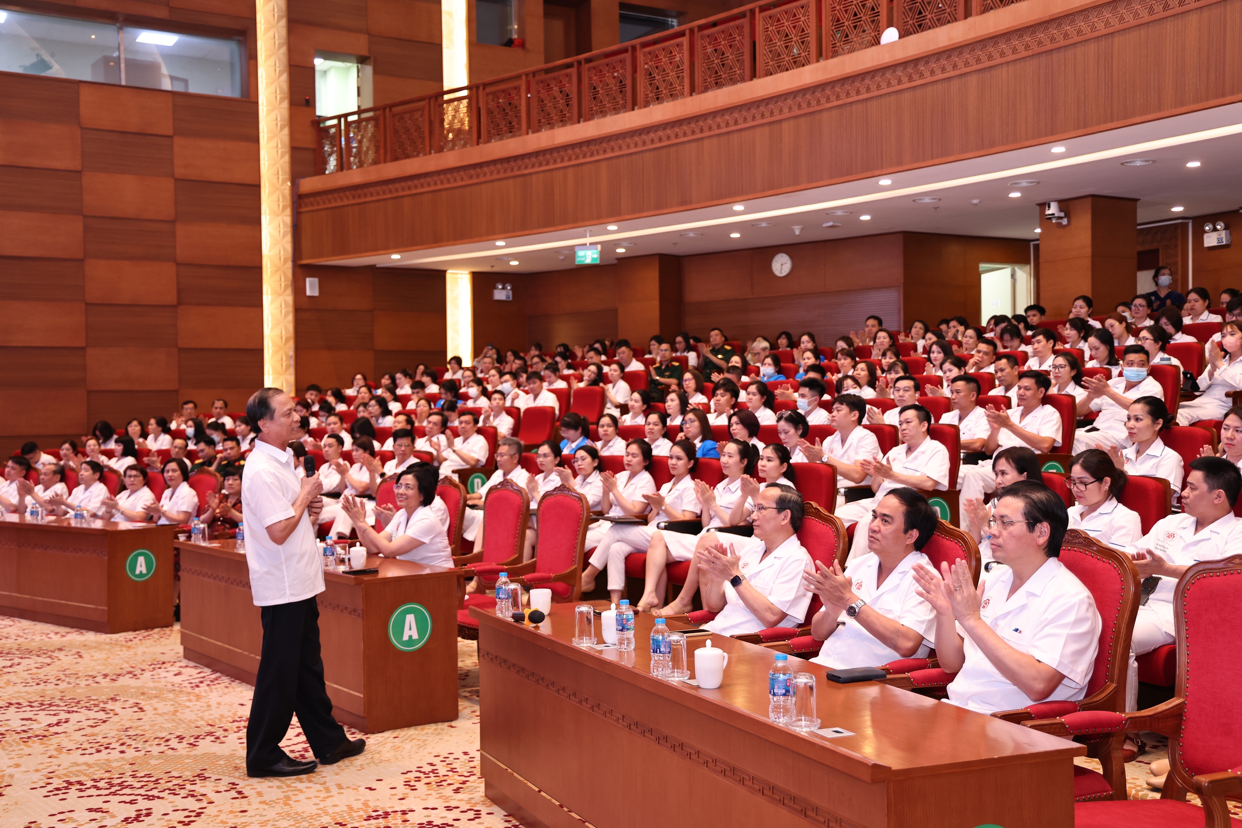 'Xin cảm ơn nghề – đã cho chúng tôi được yêu, được sống, được cống hiến bằng tất cả trái tim' - Ảnh 3.
