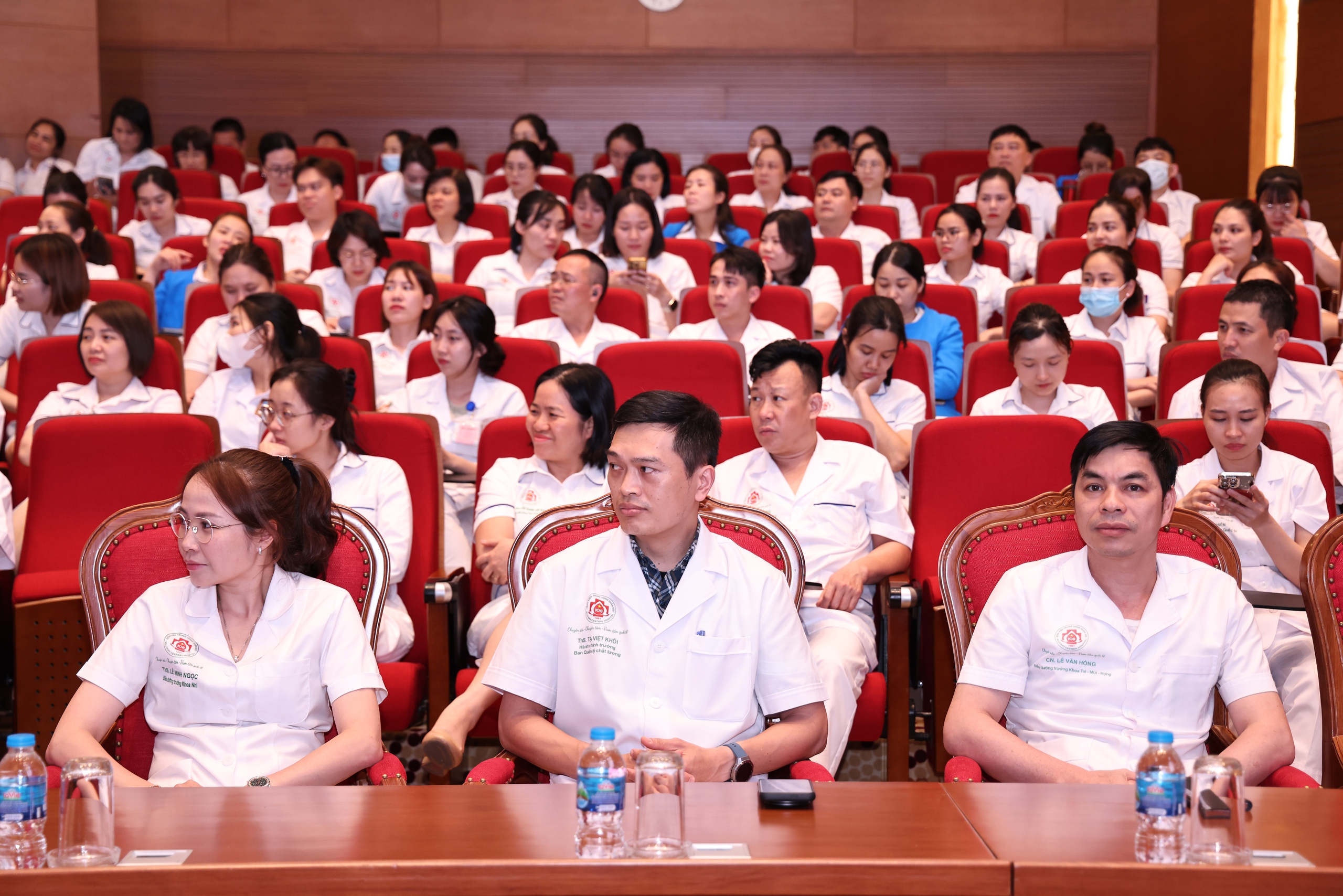 'Xin cảm ơn nghề – đã cho chúng tôi được yêu, được sống, được cống hiến bằng tất cả trái tim' - Ảnh 4.