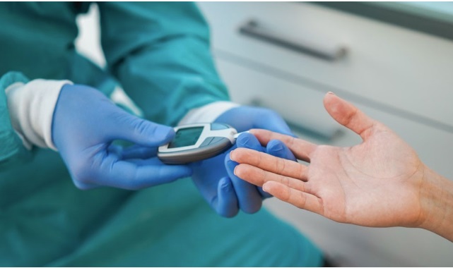 Người đàn ông 63 tuổi mắc bệnh tiểu đường suýt mù vĩnh viễn, thừa nhận 1 sai lầm nhiều người Việt mắc phải - Ảnh 3.