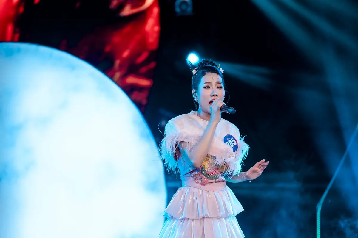 Bà mẹ một con gây chú ý ở 'Điểm hẹn tài năng', ngoài đời là Trung uý quân đội, sở hữu nhiều thành tích 'không phải dạng vừa'- Ảnh 1.