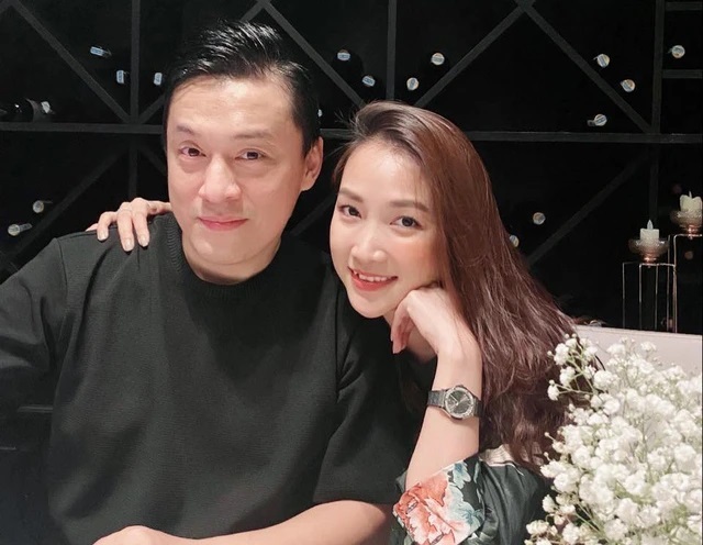 Nam ca sĩ đổi đời nhờ 'Mưa bụi' từng phải giấu gia đình đi hát, tuổi U60 đón thêm tin vui bên vợ kém 17 tuổi - Ảnh 6. Nam ca sĩ đổi đời nhờ 'Mưa bụi' từng phải giấu gia đình đi hát, tuổi U60 đón thêm tin vui bên vợ kém 17 tuổi - Ảnh 6.